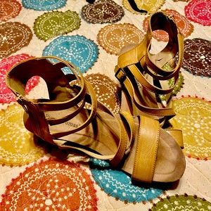 Women’s Used Pierre Dumas Sandel